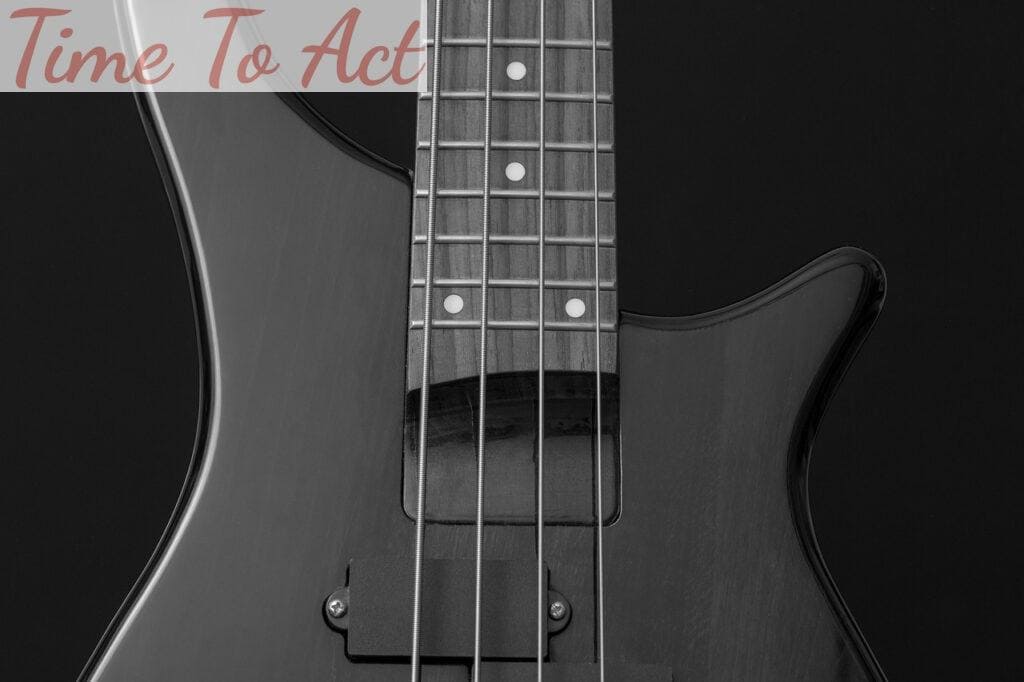 mejor forma de aprender a tocar el bajo desde cero